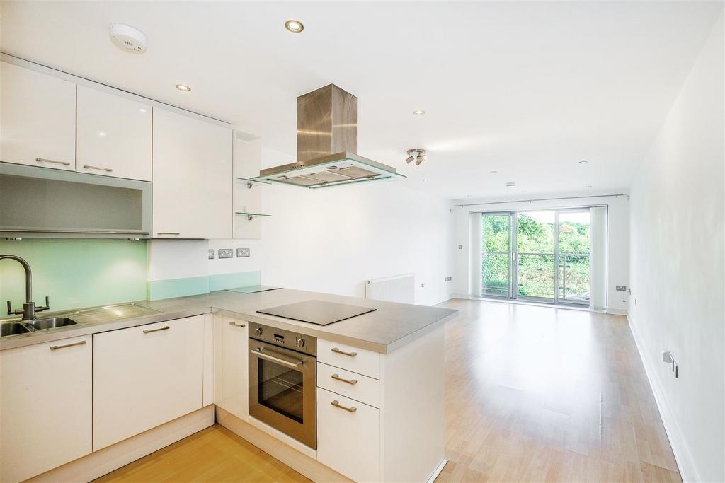 Forest View, North Chingford 2 bed property for sale £485,000