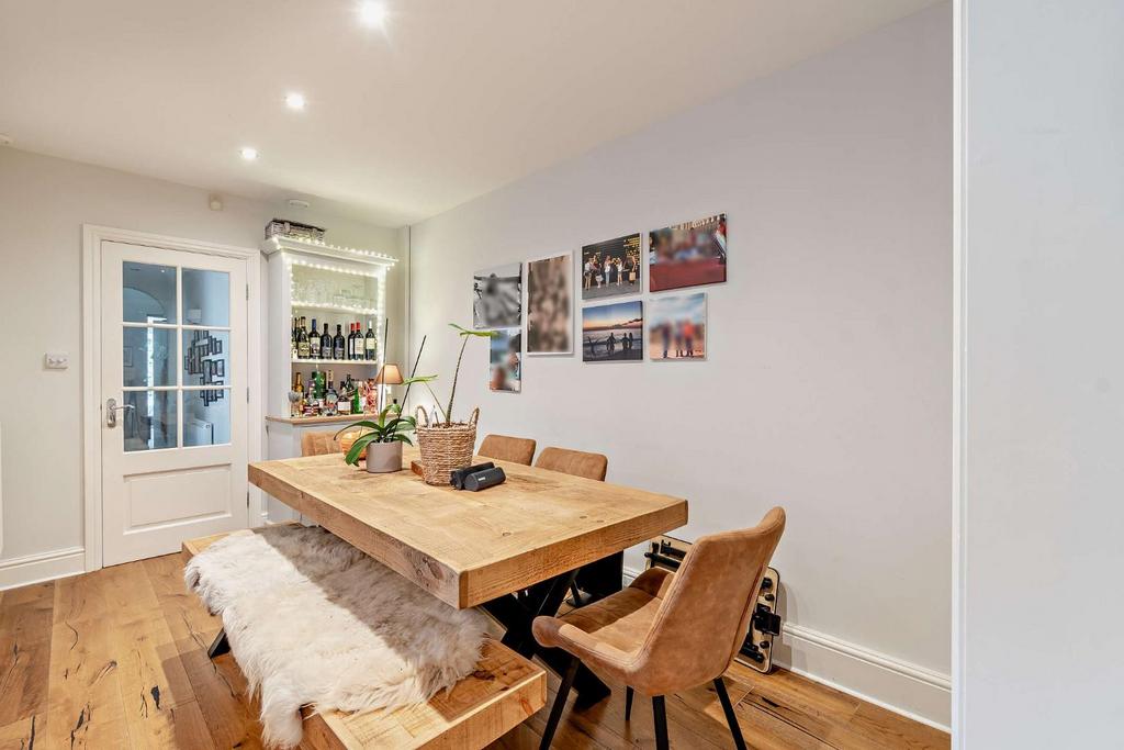 8559218-interior14-800.jpg