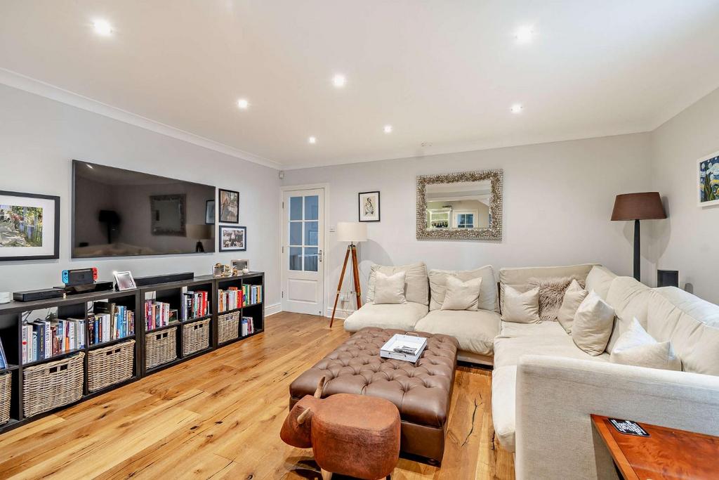 8559218-interior12-800.jpg