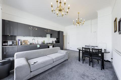 2 bedroom flat to rent, Adyar House 32 Carlton Crescent, Southampton