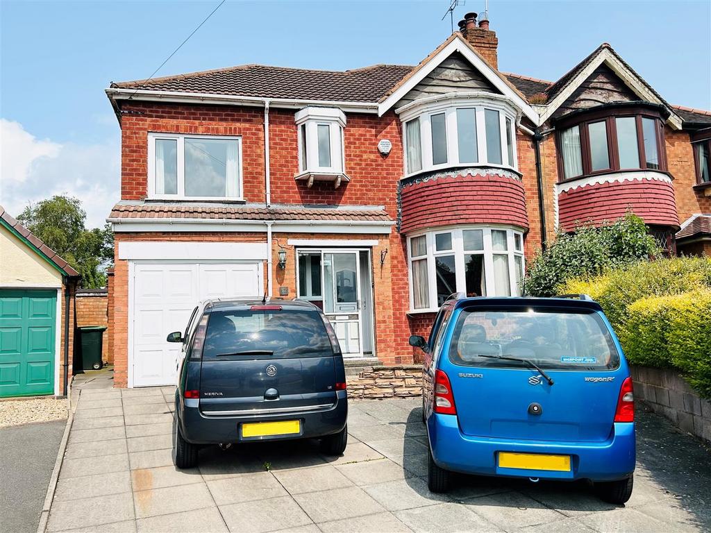 Hawthorn Croft, Oldbury 5 bed semidetached house for sale £425,000