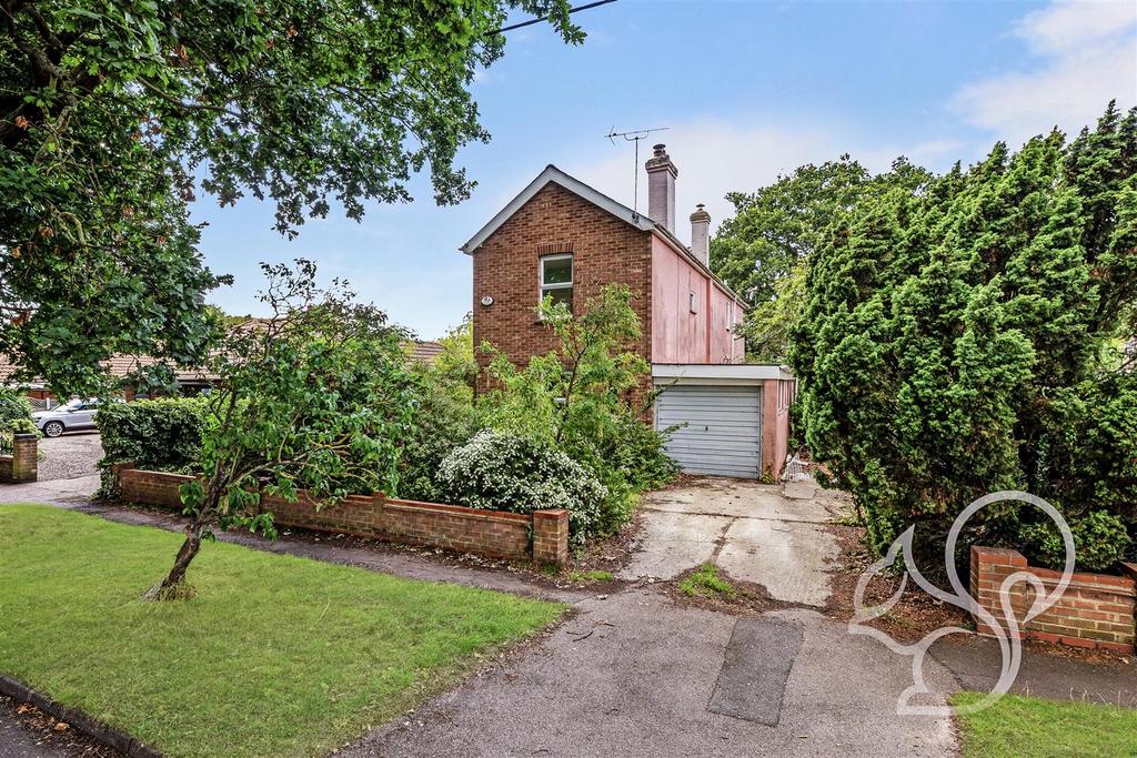Fairhaven Avenue, West Mersea... 4 bed detached house £500,000