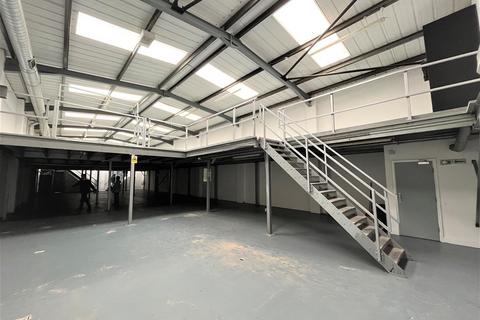 Warehouse to rent, Armley Road, Leeds