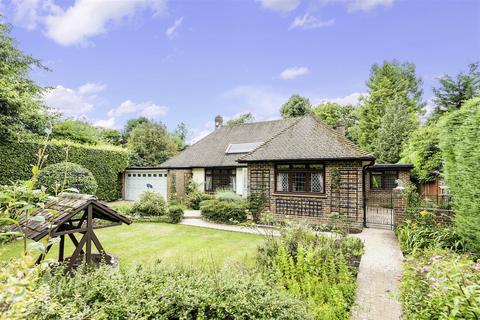 3 bedroom detached bungalow for sale, Copleigh Drive, Kingswood, Tadworth