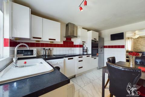 2 bedroom end of terrace house for sale - Thamley, Purfleet