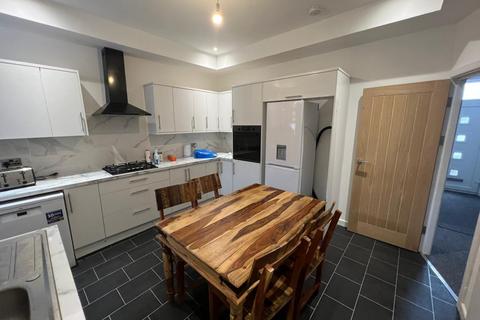 5 bedroom terraced house to rent - Crosfield Grove, Manchester