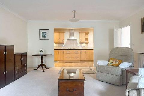 4 bedroom end of terrace house for sale - Chesterton House, Cirencester GL7 1XQ