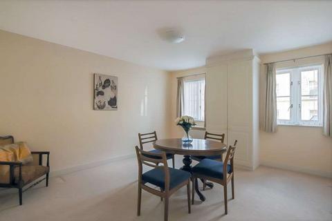 3 bedroom apartment for sale, Chesterton House, Cirencester GL7 1XQ