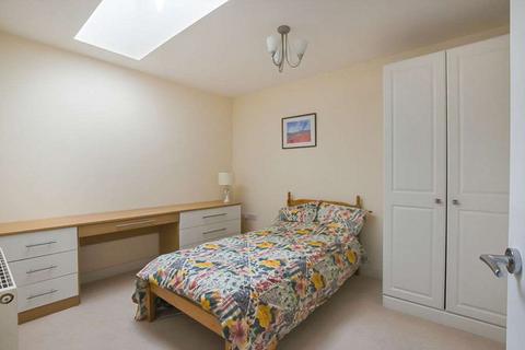 3 bedroom maisonette for sale, Chesterton House, Cirencester GL7 1XQ