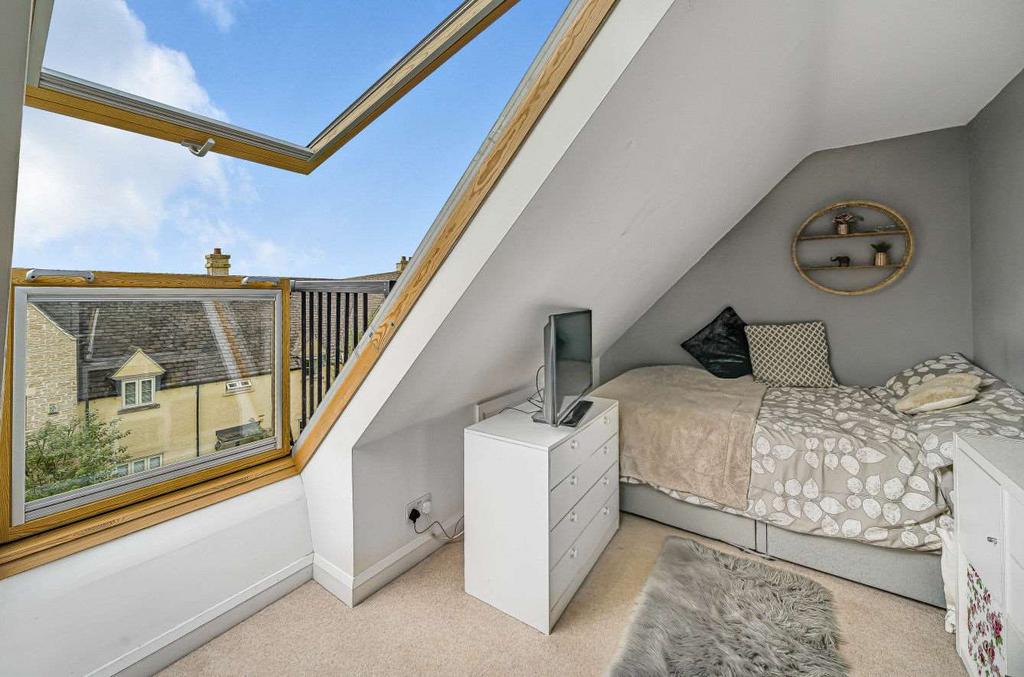 Bedroom 3 (Double)
