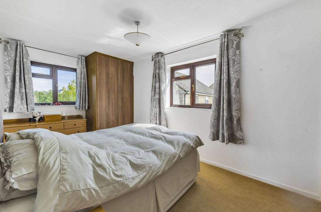 Bedroom 1 (Double)