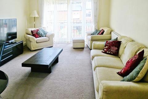 2 bedroom flat to rent, Walkden Avenue, Wigan, WN1