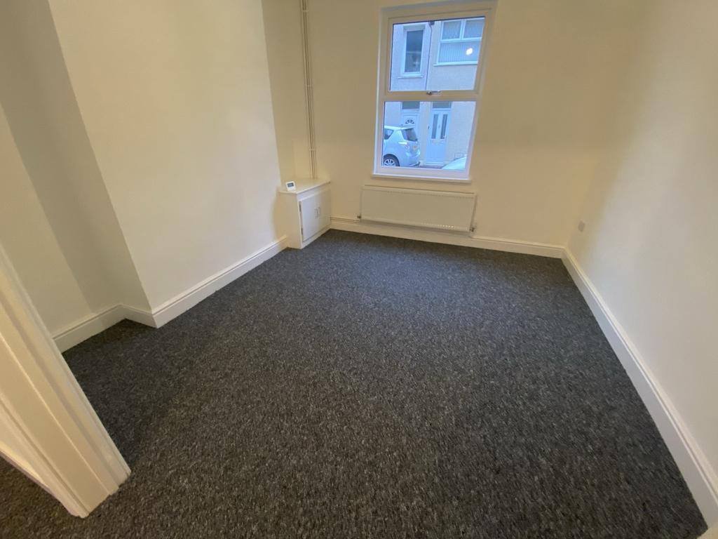Cecil Street, Neath, Neath Port Talbot. 4 bed terraced house to rent £795 pcm (£183 pw)