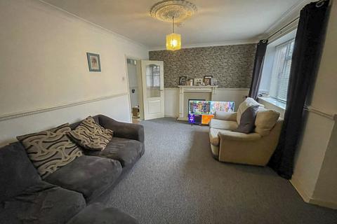 2 bedroom flat for sale, Waddington Place, Grimsby, North East Lincs, DN34