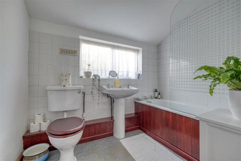 75 Flag Meadow Walk, Worcester, WR1 1QU