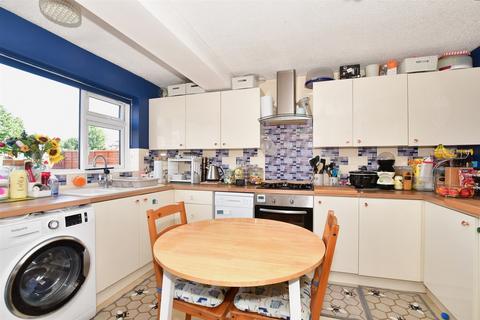 2 Brenchley Close, Rochester, ME1 2QL