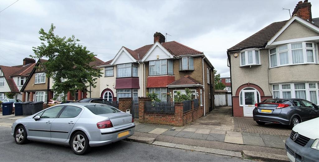 3 Bedroom Semi Detached House