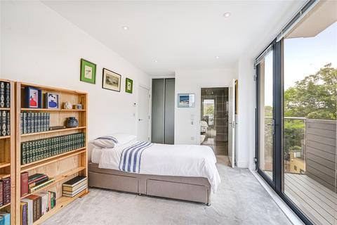 Flat 4, Noble House Kings Place, London, W4 4BA
