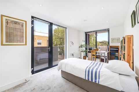 Flat 4, Noble House Kings Place, London, W4 4BA