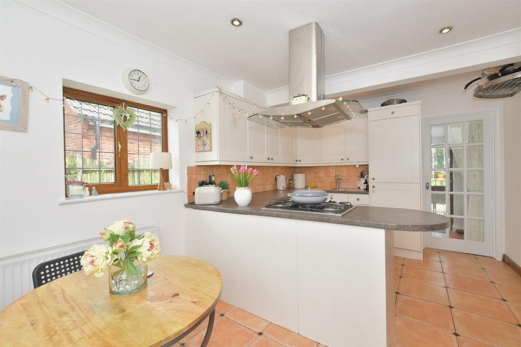 Bulls Copse Lane, Waterlooville, Hampshire 4 bed detached house for