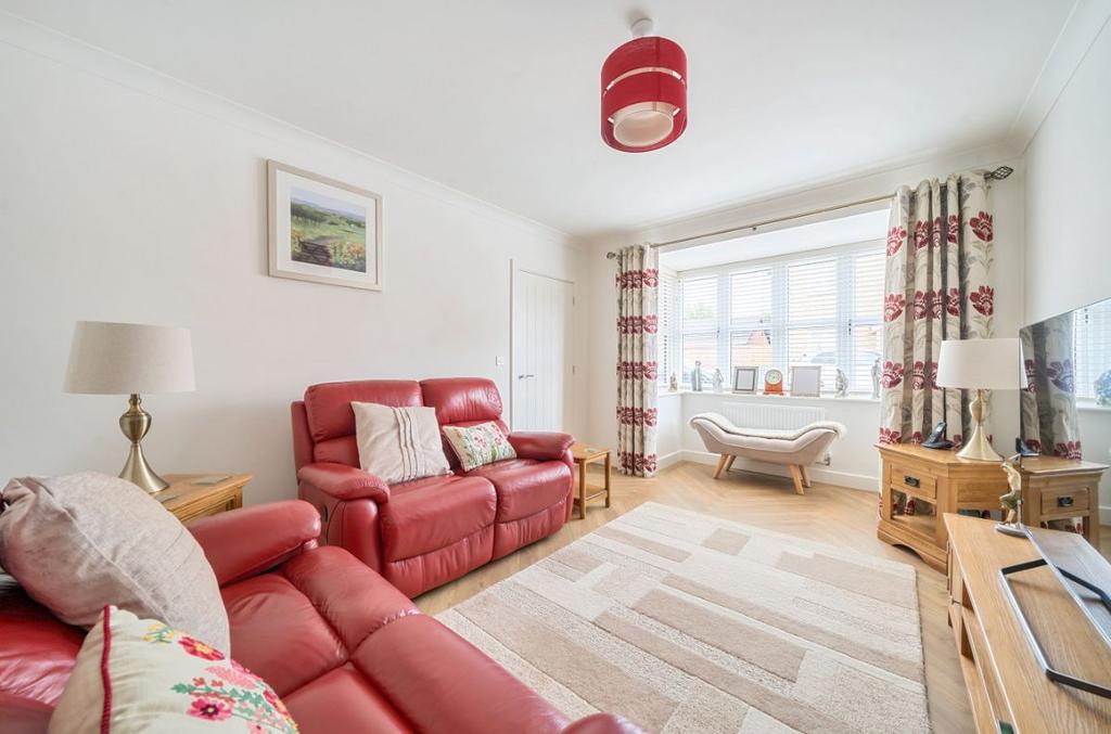 Brocklehanger Edge, Cranfield, Bedford 3 bed semidetached house for
