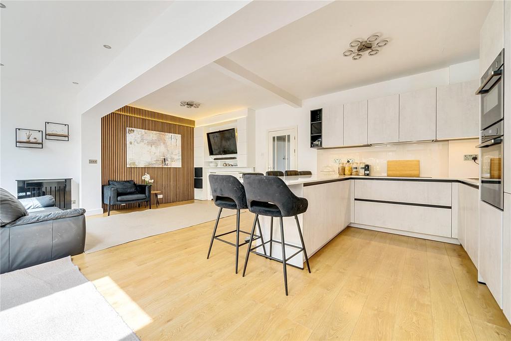 Meadway, New EN5 4 bed semidetached house for sale £