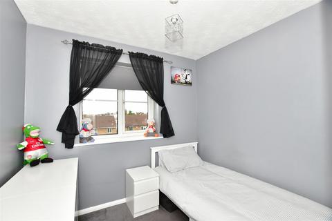 2 bedroom flat for sale, Beaufort Close, Chingford