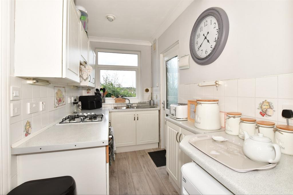 Longhill Avenue, Chatham, Kent 3 bed semidetached house for sale £