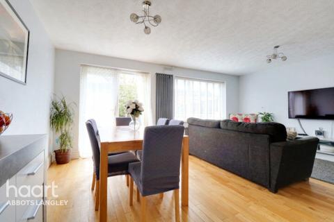 88 Jacketts Field, Abbots Langley, WD5 0EN