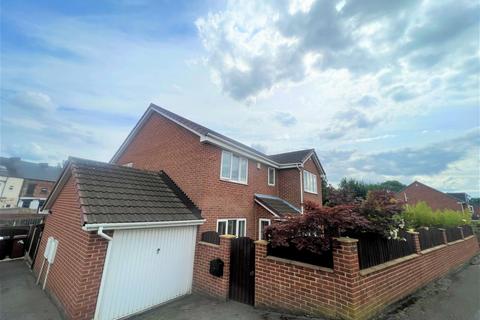 4 bedroom detached house for sale, Weetshaw Close, Barnsley, S72 8PZ