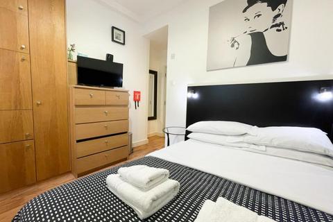 undefined, North Gower Street, Euston, London, NW1