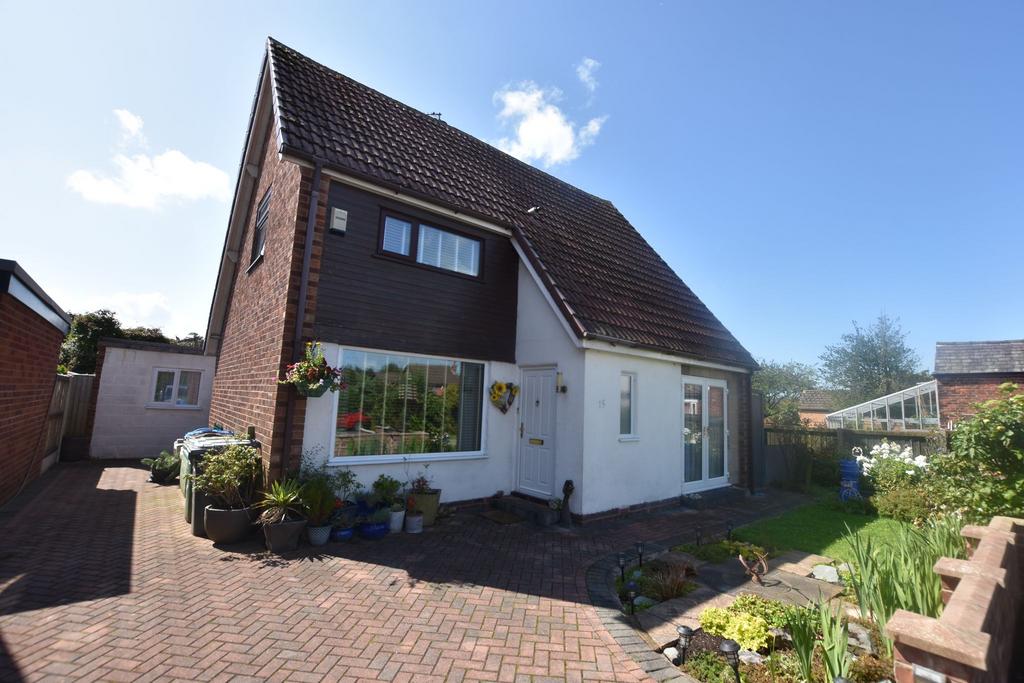 Derwent Close, Freckleton, PR4 3 bed detached bungalow for sale £259,950