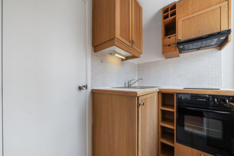 Studio to rent, North Gower Street, Euston, London, NW1