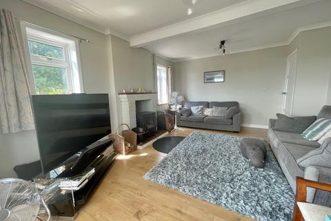 4 bedroom chalet for sale, Hillcrest Road, Newhaven BN9