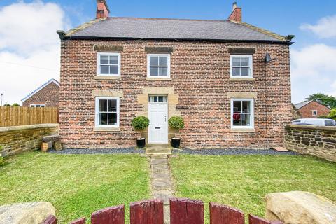 3 bedroom detached house for sale - Pegswood Village, Pegswood, Morpeth, Northumberland, NE61 6TX