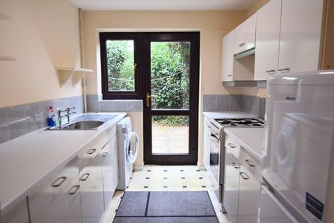 2 bedroom end of terrace house to rent, Kidd Close, Crownhill