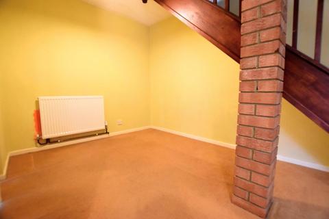 2 bedroom end of terrace house to rent, Kidd Close, Crownhill