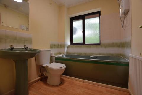 2 bedroom end of terrace house to rent, Kidd Close, Crownhill