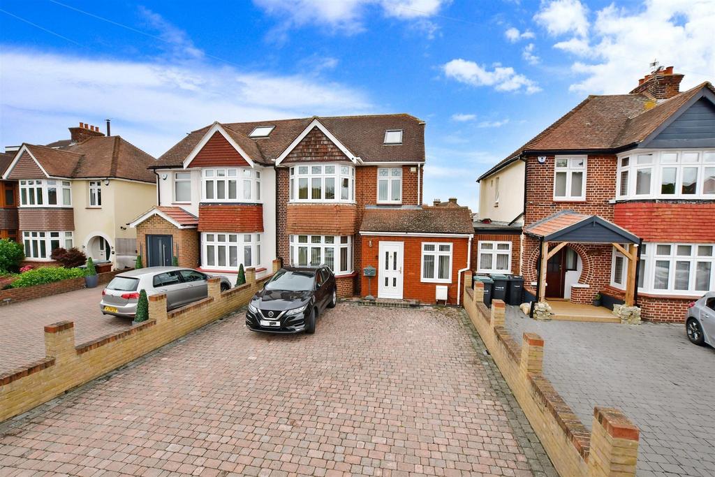 Coldharbour Road, Northfleet, Gravesend, Kent 4 bed semidetached house