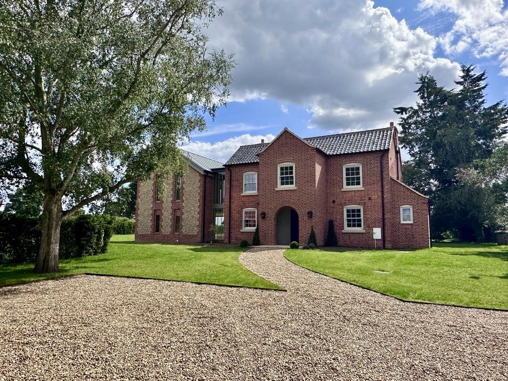 Guestwick Road, Wood Dalling, Norfolk 4 bed detached house £3,250 pcm (£750 pw)