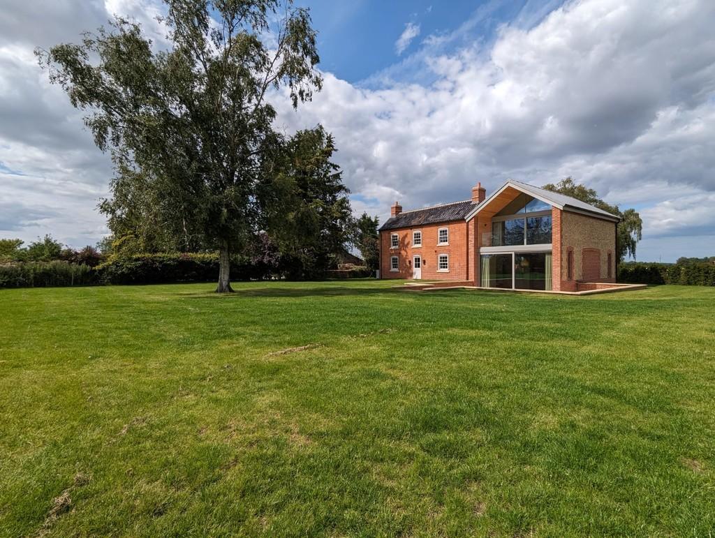 Guestwick Road, Wood Dalling, Norfolk 4 bed detached house £3,250 pcm (£750 pw)