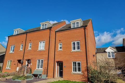 4 bedroom townhouse for sale, Kitten Close, Haverhill