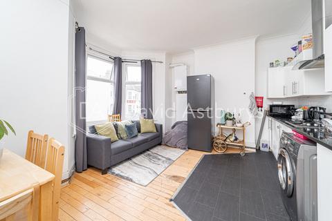3 bedroom apartment to rent, Wightman Road, London