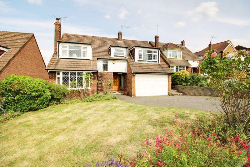 Bradgate, Cuffley EN6 4 bed detached house £900,000