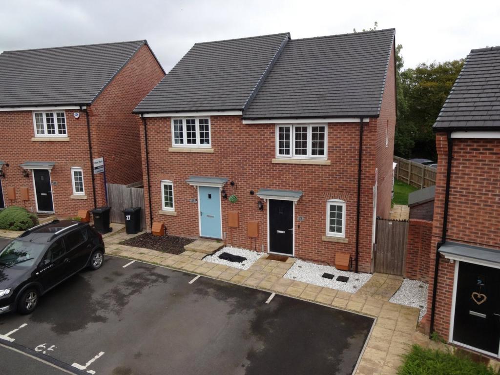Orpington Rise, Houghton Regis, Dunstable, Bedfordshire, LU5 2 bed semi