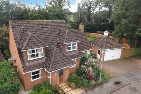 5 Bramley Meadows, Newport Pagnell, MK16 8LZ