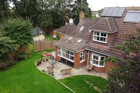 5 Bramley Meadows, Newport Pagnell, MK16 8LZ