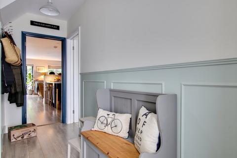 23 Ambleside Road, Lymington, SO41 3QS