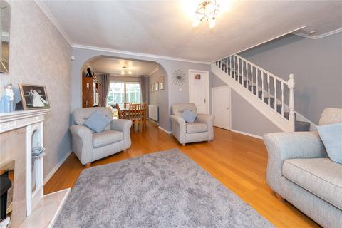 3 bedroom detached house to rent, Oving Close, Bedfordshire LU2