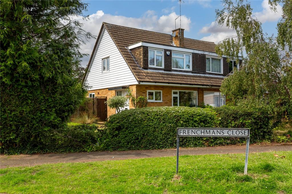 Frenchmans Close, Toddington, Bedfordshire, LU5 3 bed semidetached
